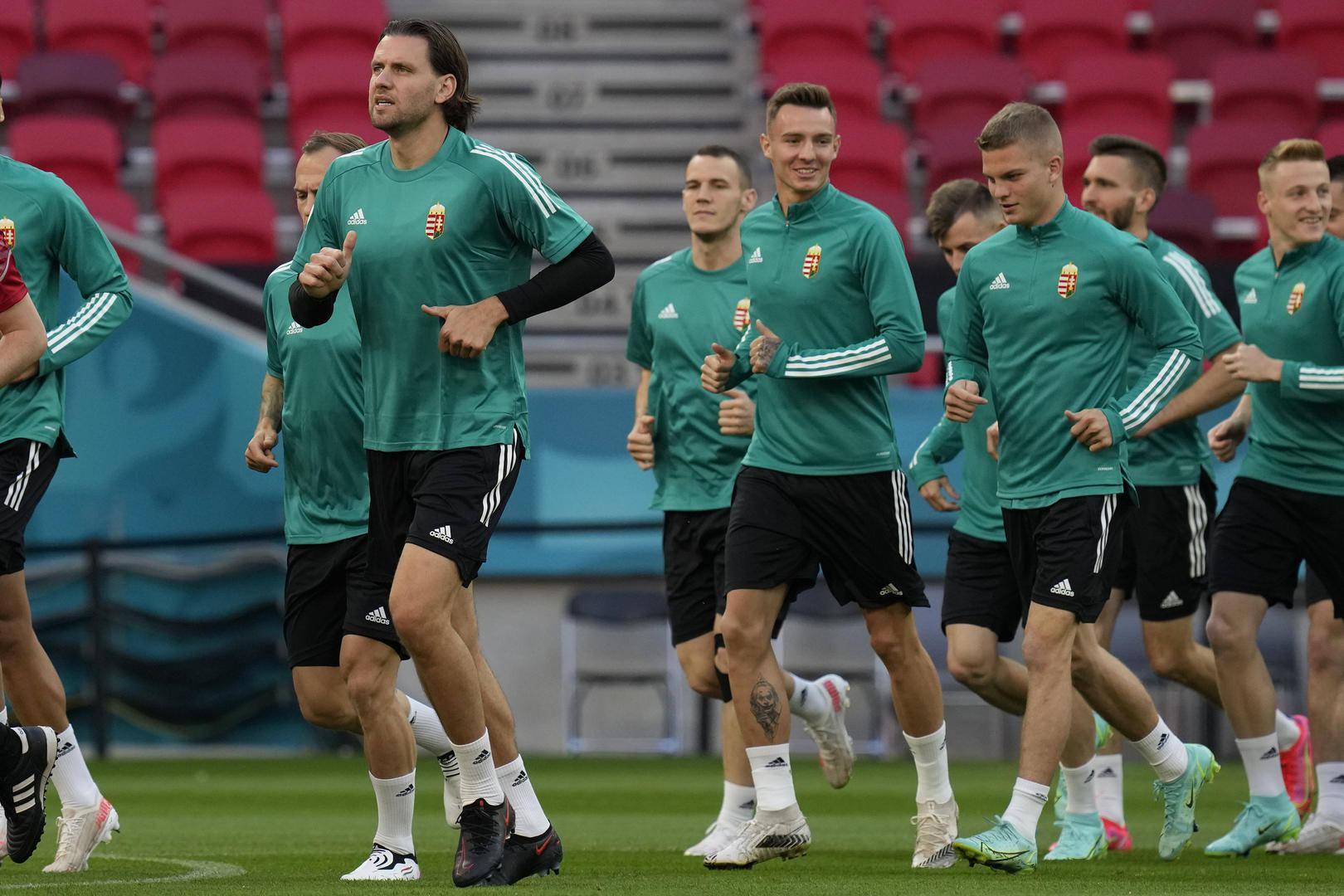 开云体育平台APP-包含匈牙利国家队士气高涨备战欧锦赛预选赛！的词条