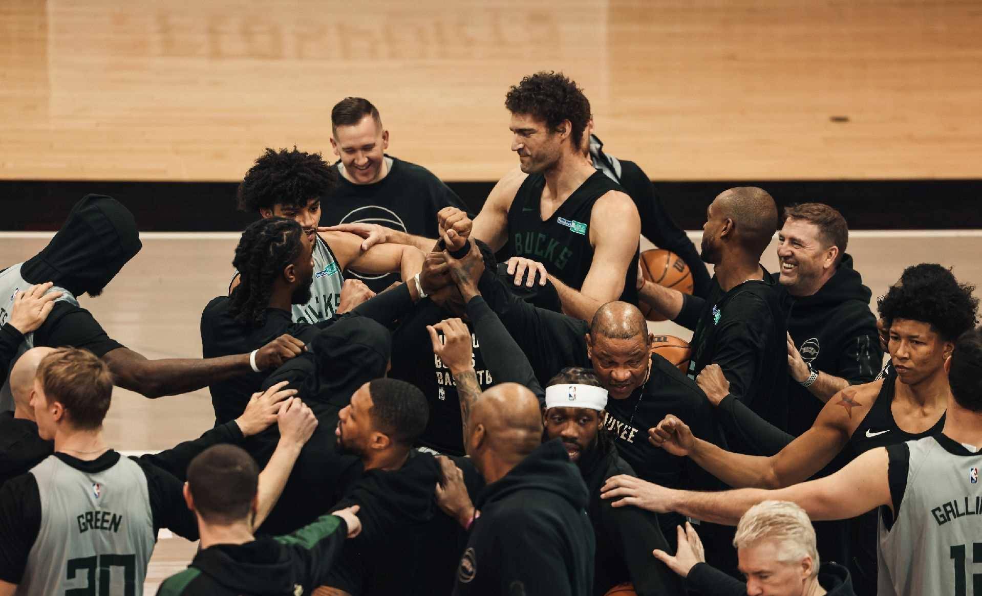 开云体育官网-黑豹再战不慎输给雄鹿，沃克表现耀眼的简单介绍