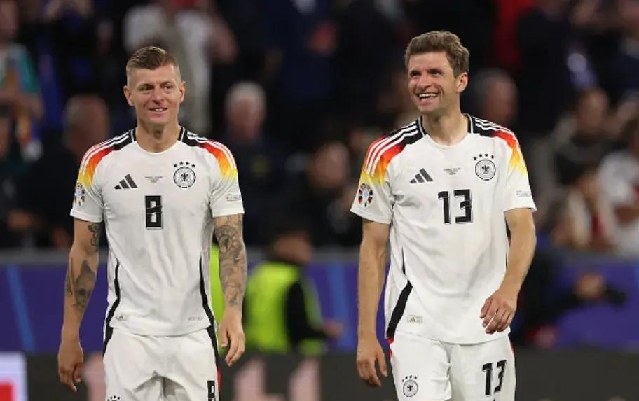 开云下载-苏格兰队击败波兰队晋级欧洲杯半决赛