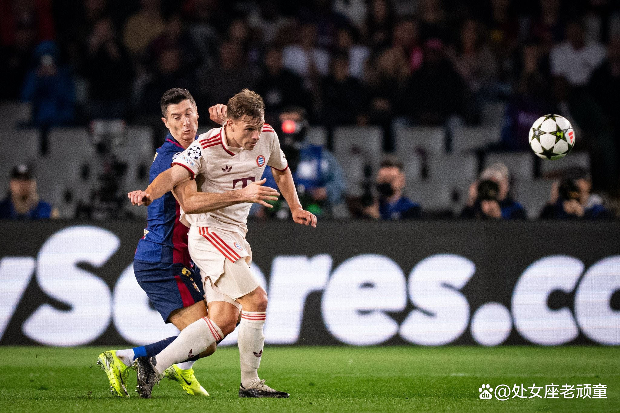 狂热球迷沸腾，期待德国足球胜利的简单介绍