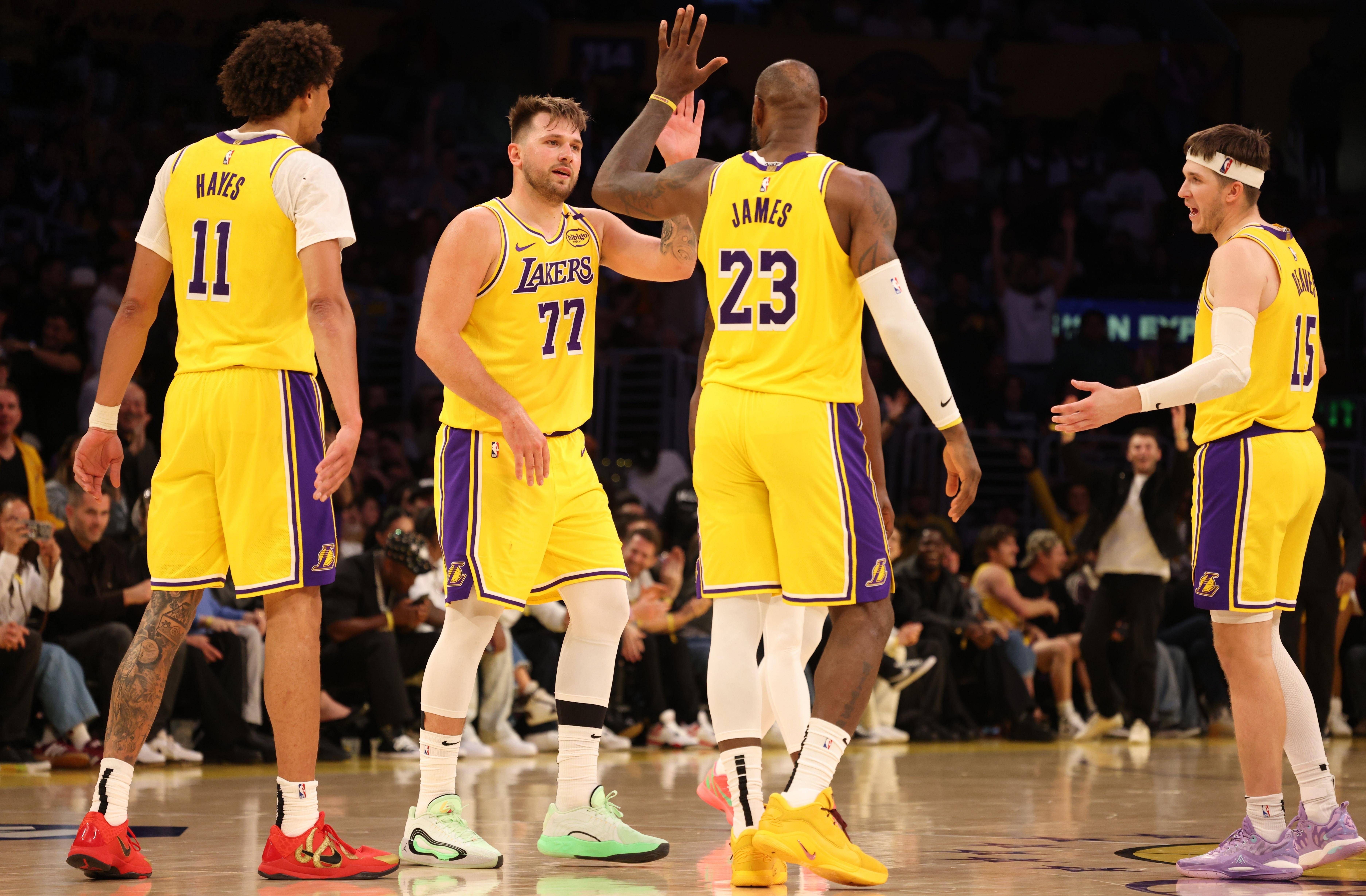 开云下载-关于赛季收官之战：火箭对阵湖人！哈登和詹姆斯的对决的信息