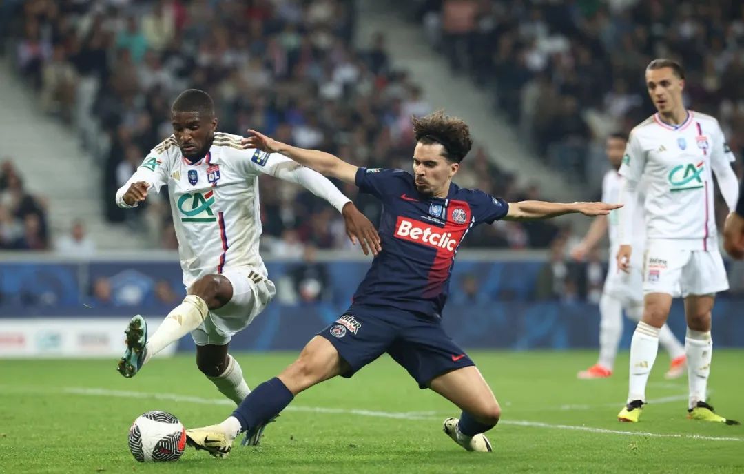 开云体育下载-关于巴黎圣日耳曼客场不敌里昂，遗憾失利的信息
