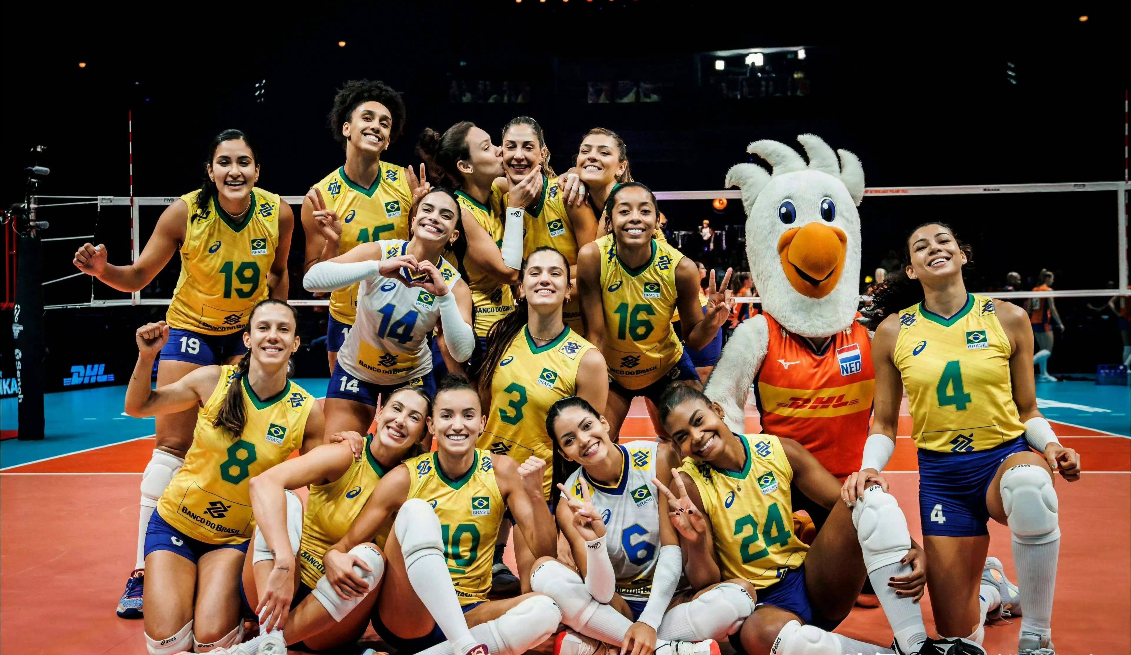 巴西女排豪取八连胜，晋级半决赛