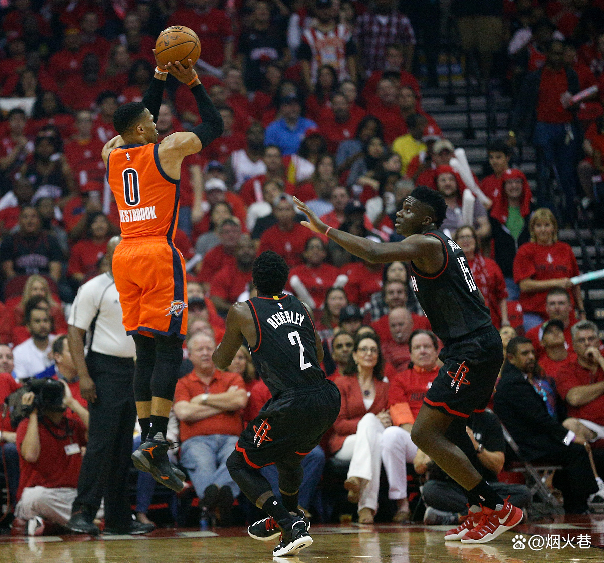 勇士击败太阳获胜,哈登表现出色 勇士击败太阳获胜,哈登表现出色