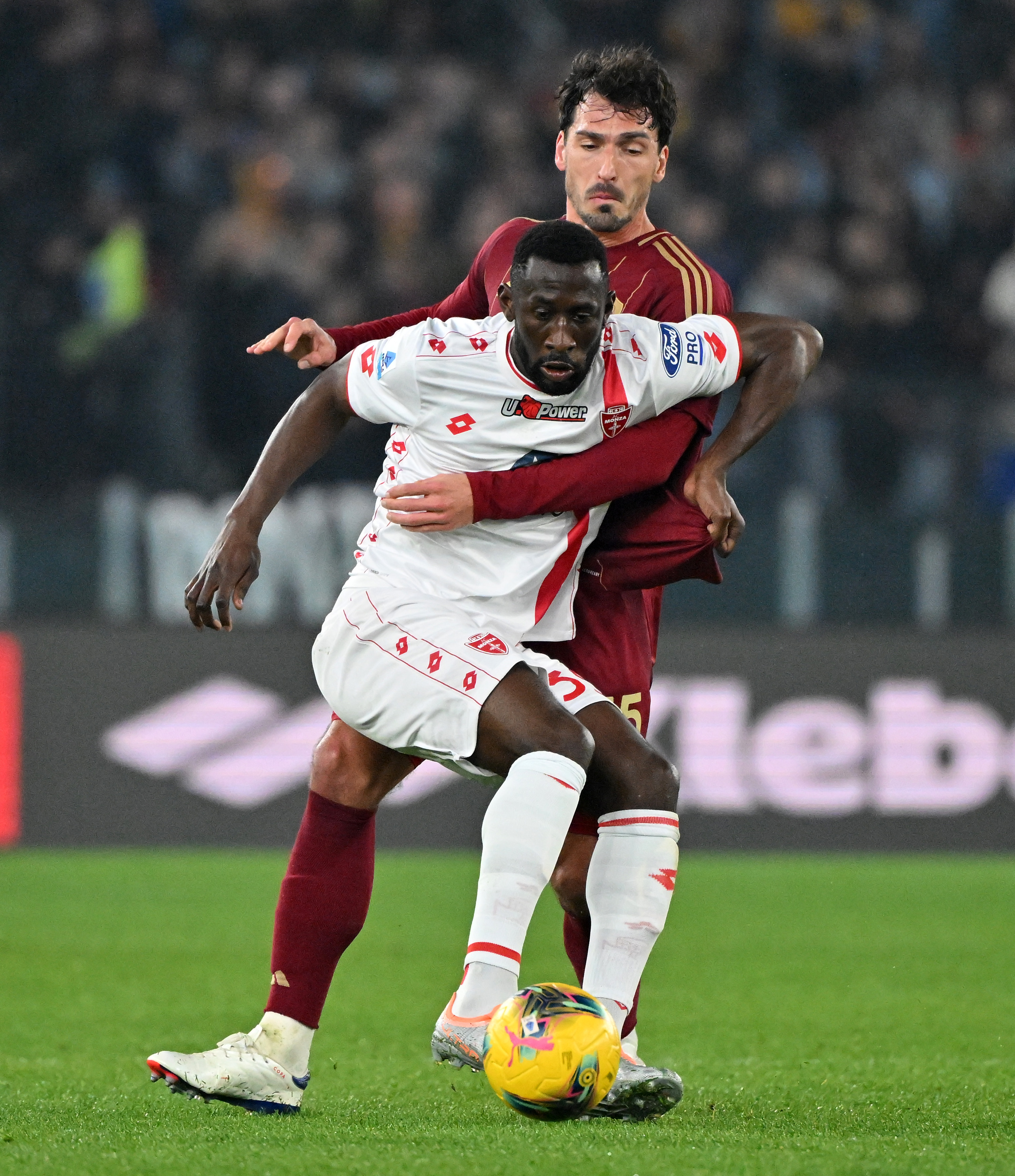 罗马赢得重要比赛,摆脱降级危机 罗马赢得重要比赛,摆脱降级危机