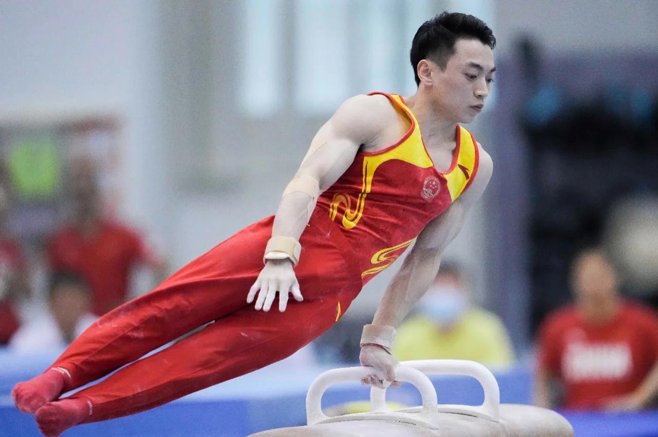 包含体操赛场上，男选手稳打稳扎，收获满满的词条