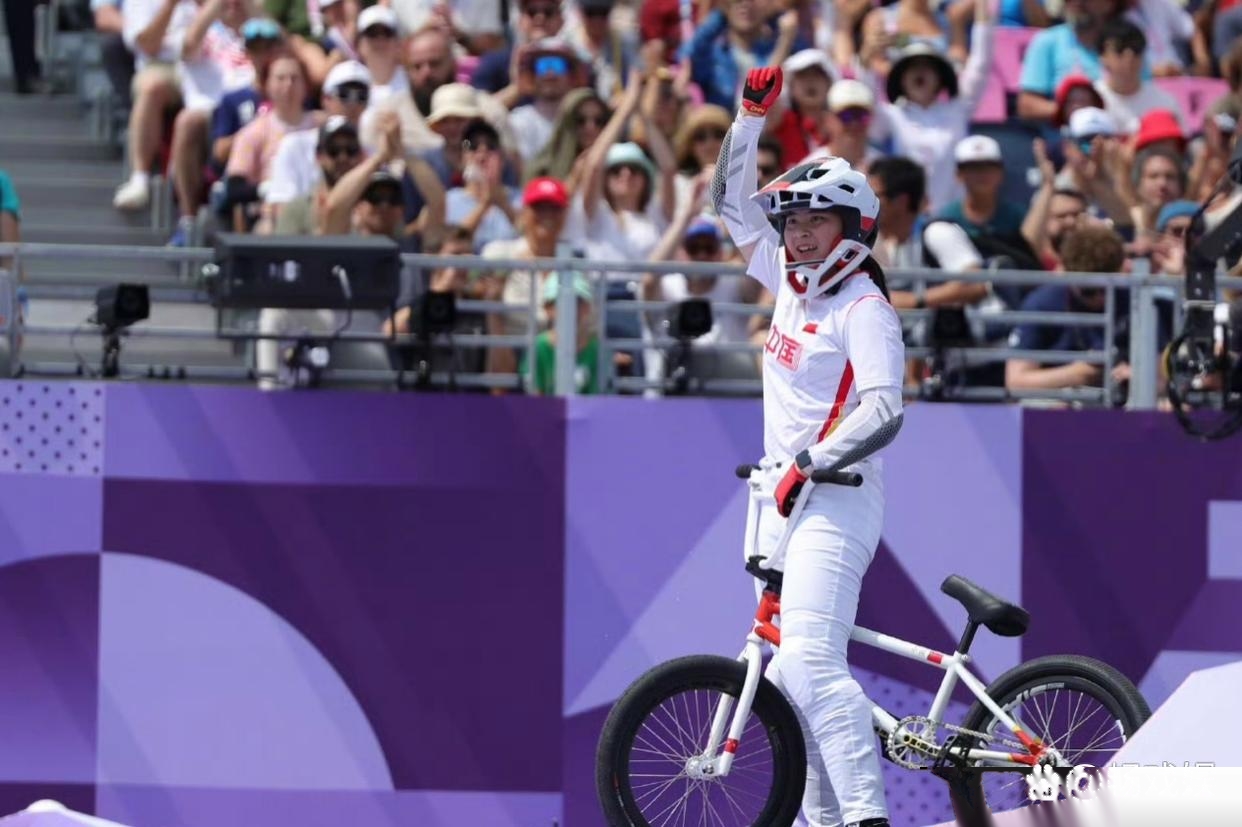 开云体育下载-包含小轮车比赛遥相呼应，荷兰选手登顶领奖的词条