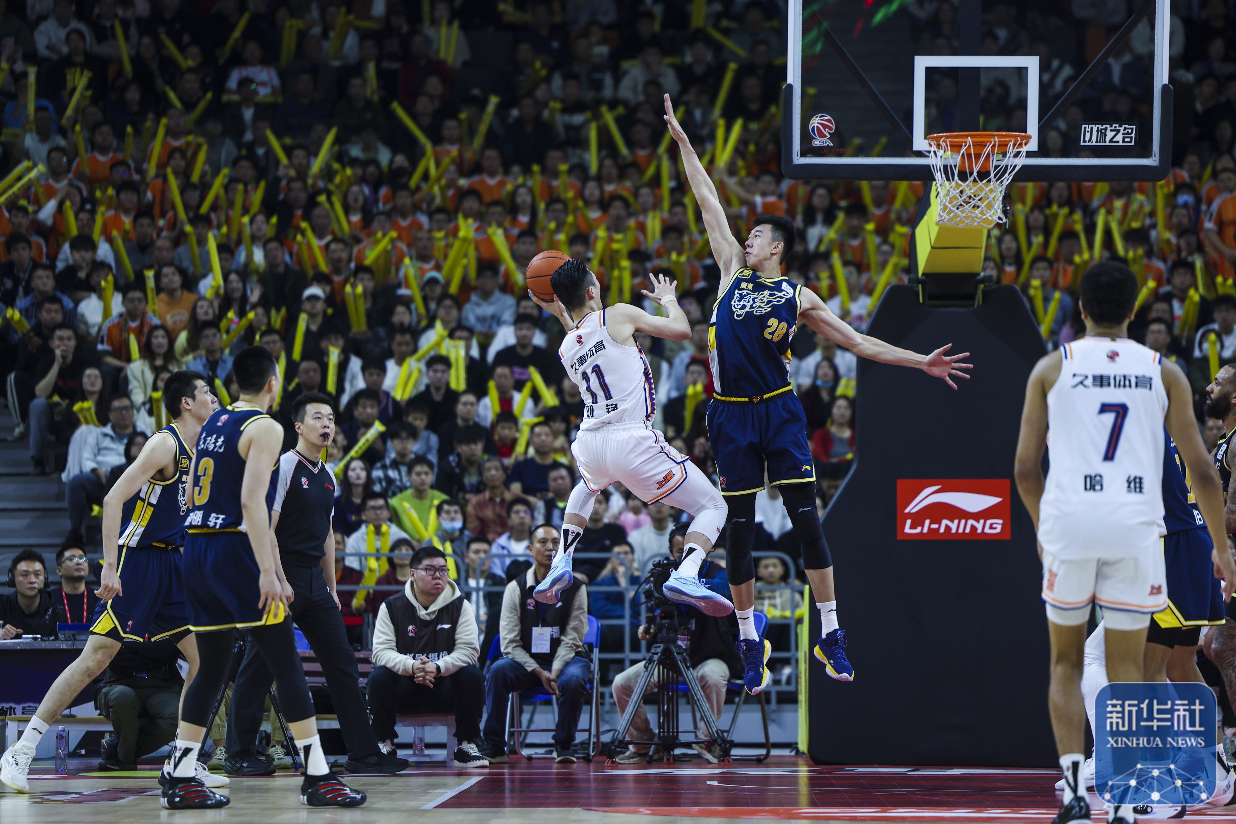 包含季后赛火爆战况,球迷热议不断的词条 包含季后赛火爆战况,球迷热议不断的词条