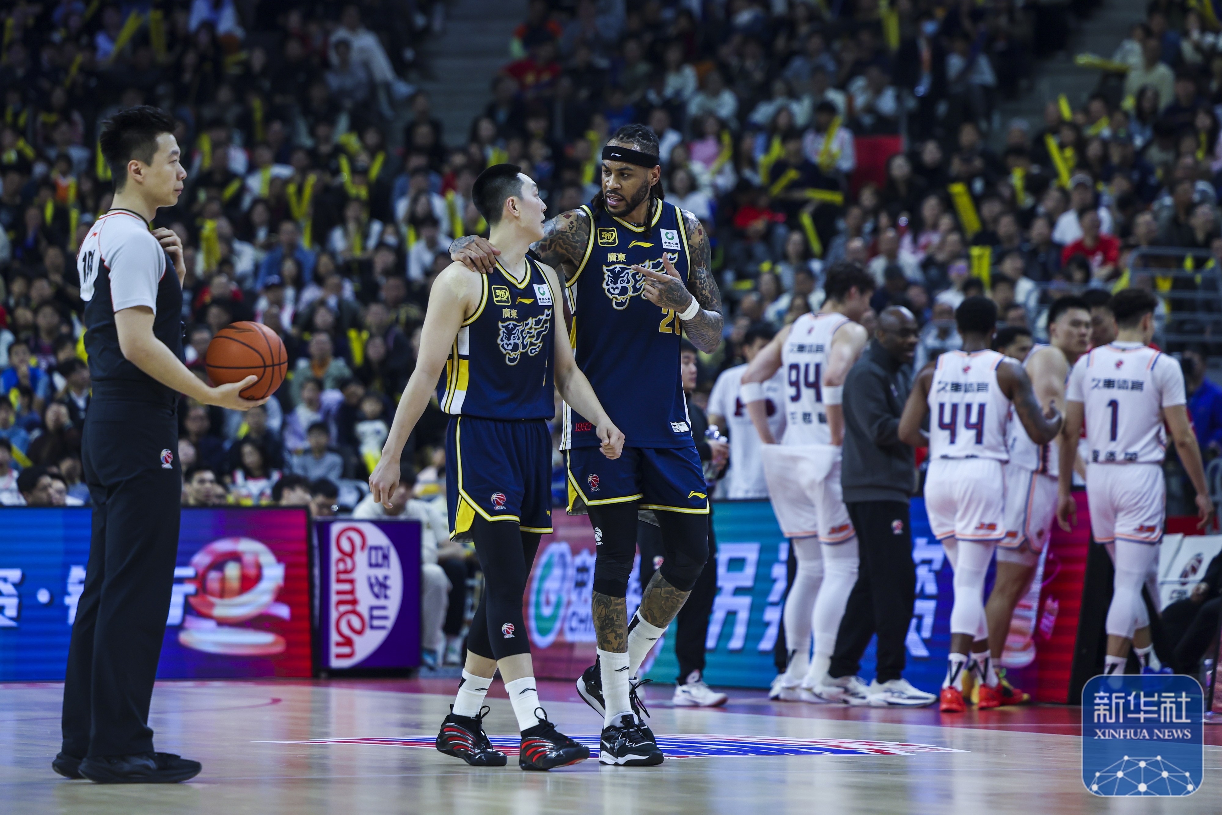 包含季后赛火爆战况,球迷热议不断的词条 包含季后赛火爆战况,球迷热议不断的词条