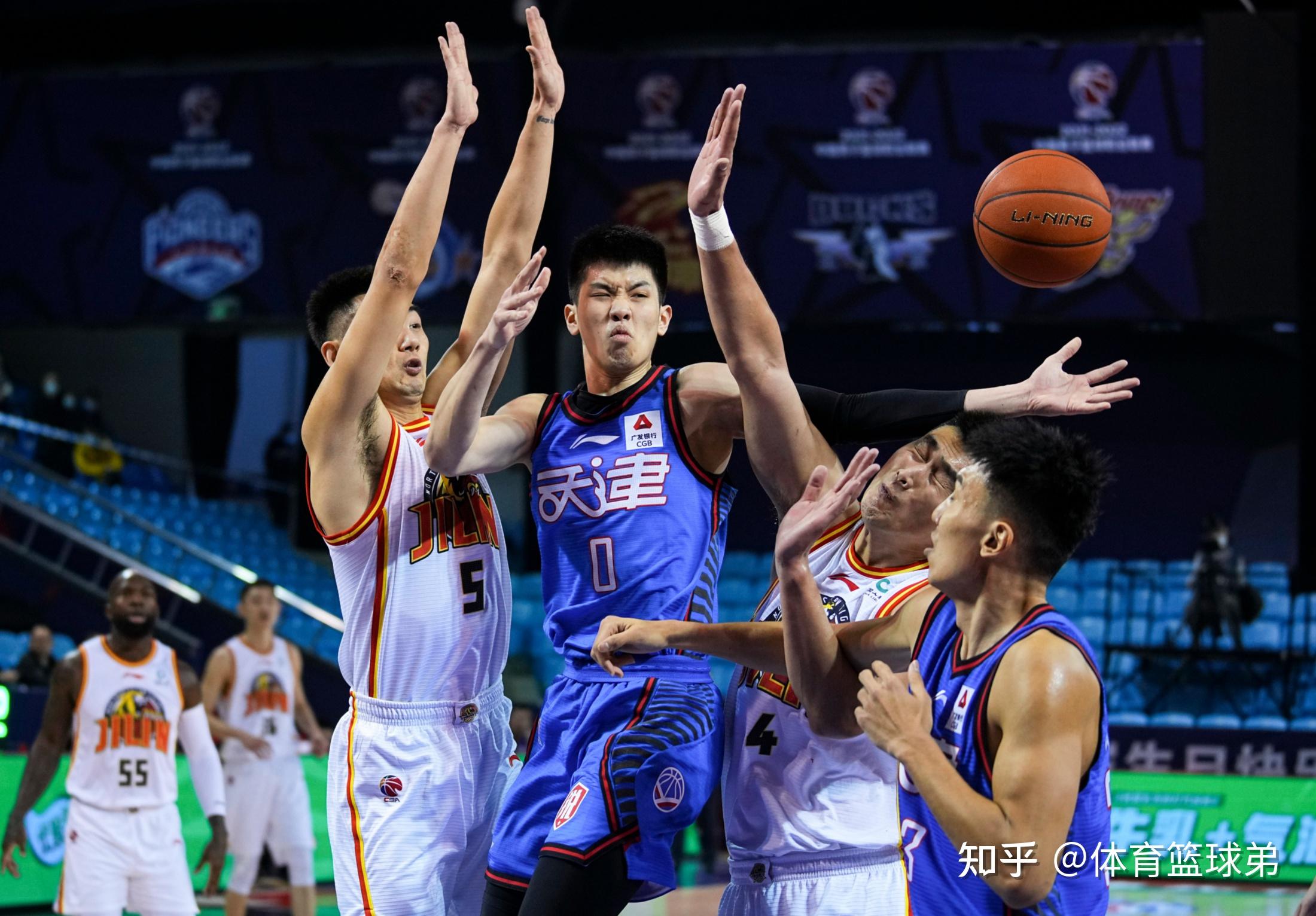 关于吉林队胜利再现,球员表现抢眼的信息 关于吉林队胜利再现,球员表现抢眼的信息