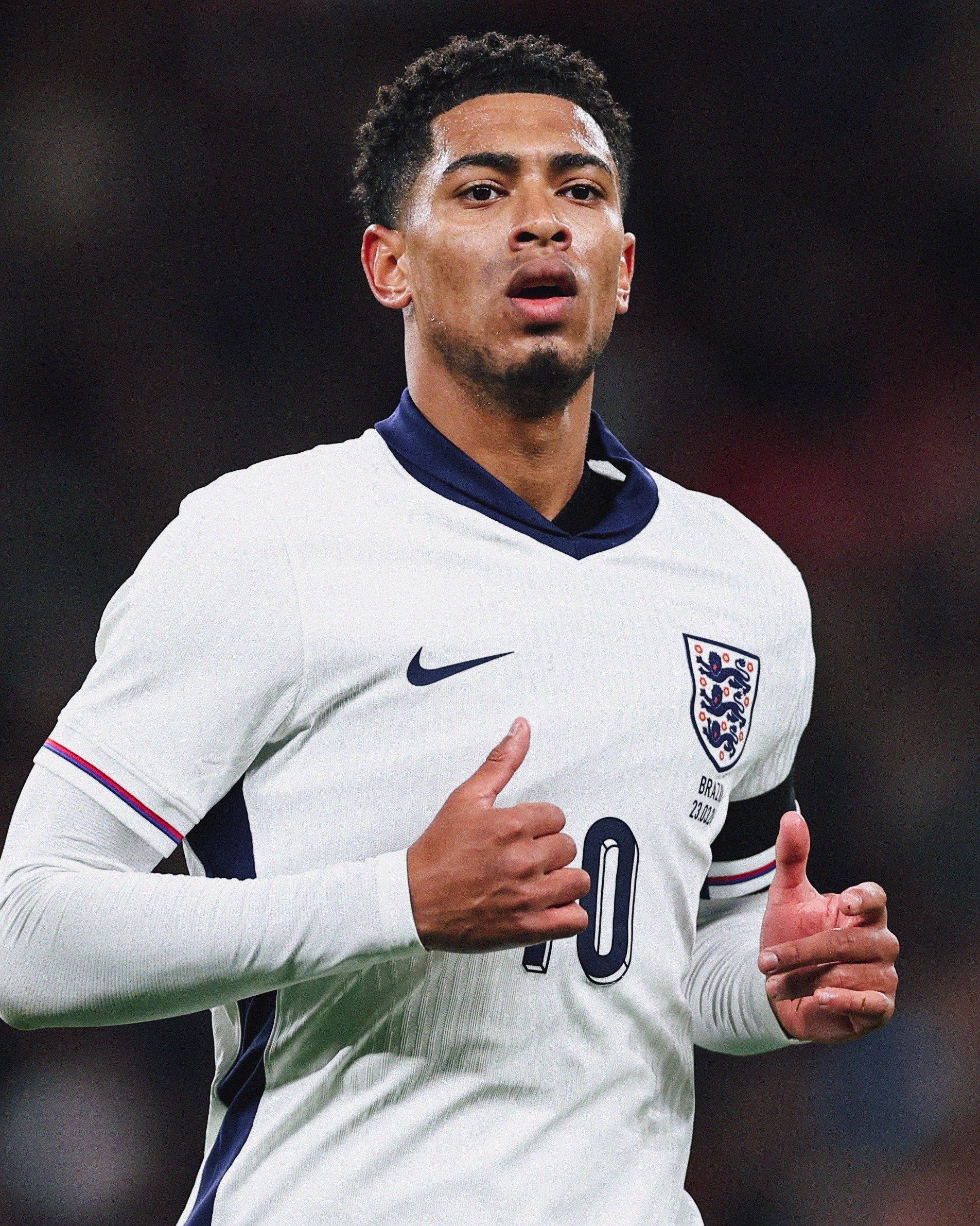 包含足球赛场上球员的飒爽英姿令人艳羡的词条 包含足球赛场上球员的飒爽英姿令人艳羡的词条