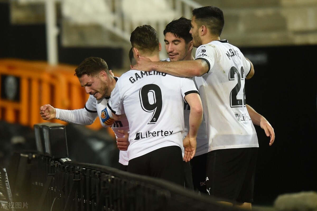 开云体育APP下载-新加坡劲旅逆袭成功，取得关键胜利