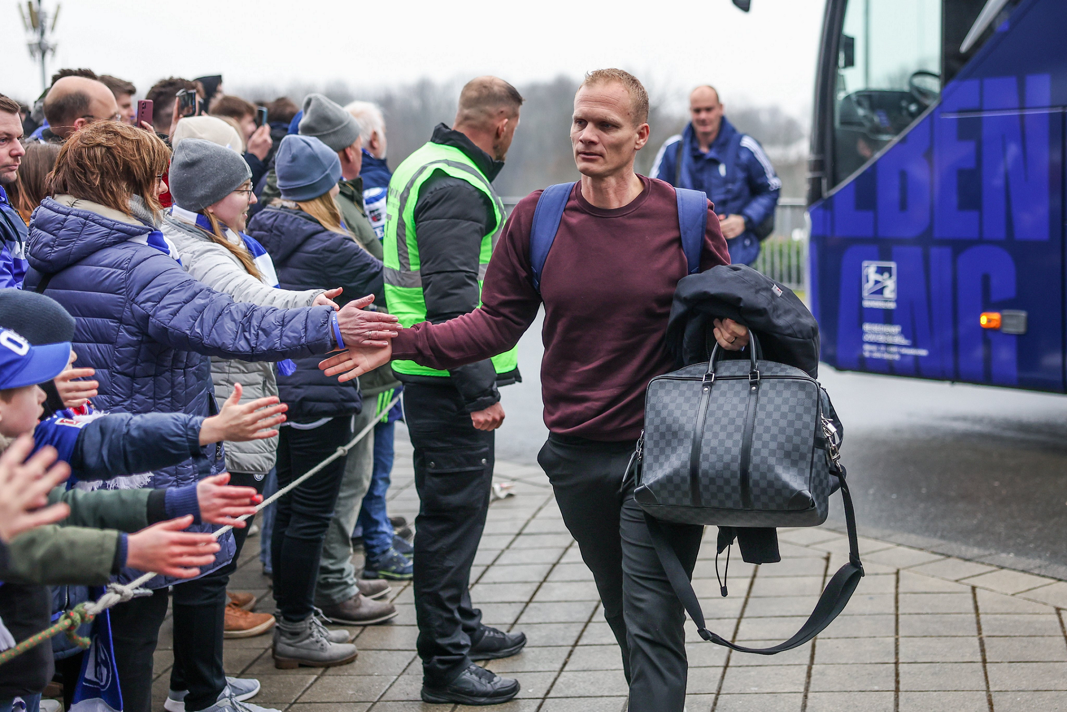 开云体育下载-沙尔克取得一场胜利，提振士气的简单介绍