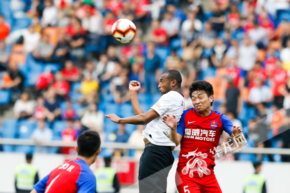 重庆斯威疯狂进球,实现惊艳胜利 重庆斯威疯狂进球,实现惊艳胜利