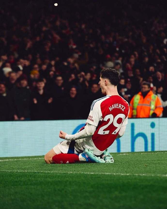 球队士气低迷,球员心态受挫 球队士气低迷,球员心态受挫