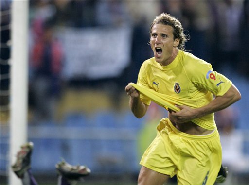 比利亚雷尔苦心努力,求得突破 比利亚雷尔苦心努力,求得突破