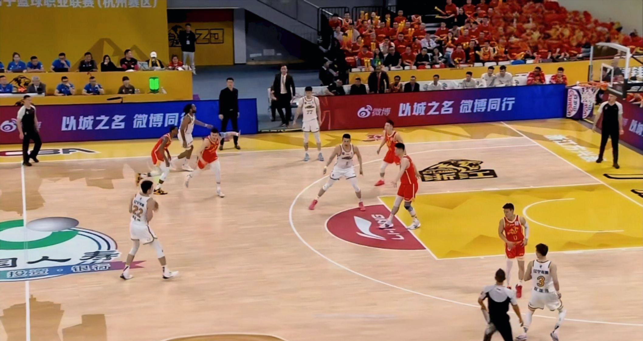 辽宁男篮在球场上实现连胜掌握领先 辽宁男篮在球场上实现连胜掌握领先