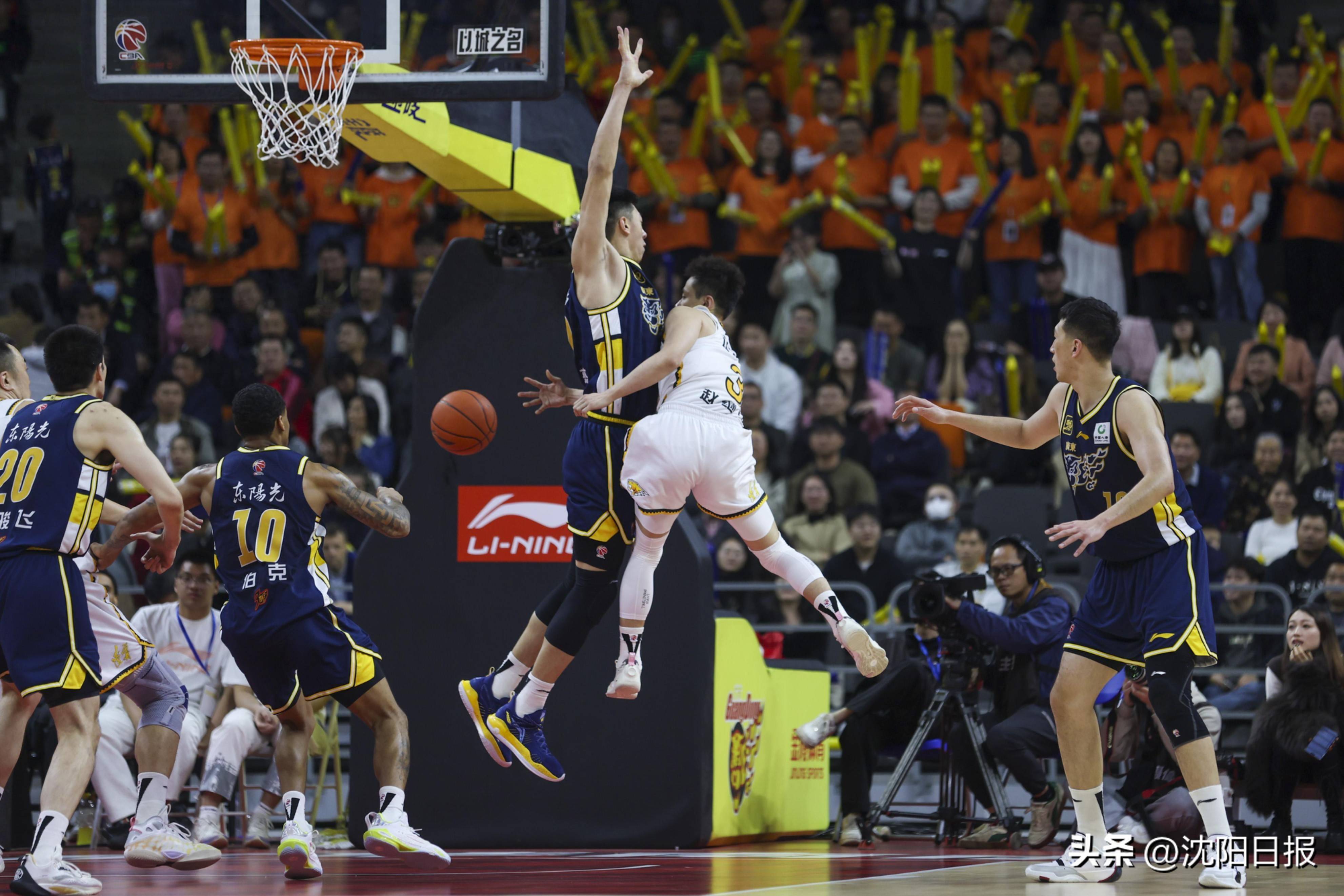 辽宁男篮在球场上实现连胜掌握领先 辽宁男篮在球场上实现连胜掌握领先