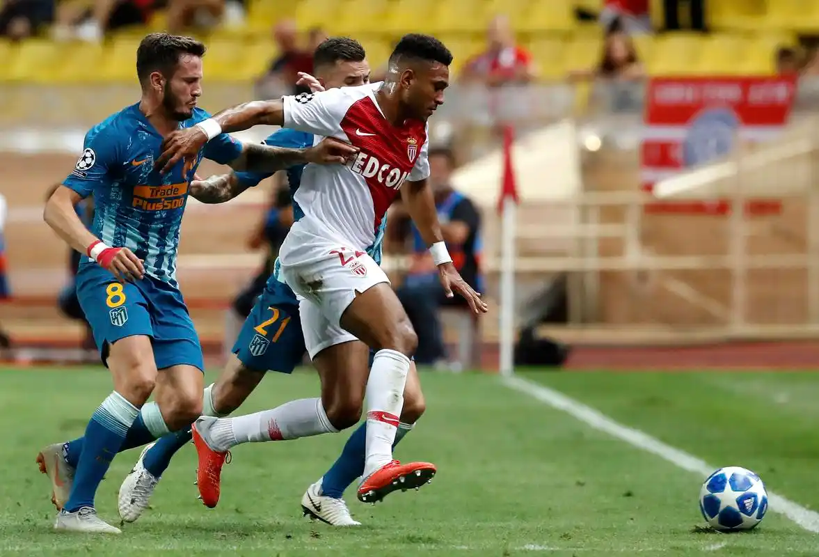 摩纳哥队在法甲比赛中遭遇一场惨败 摩纳哥队在法甲比赛中遭遇一场惨败