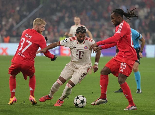 拜仁慕尼黑击败切尔西，晋级欧冠半决赛