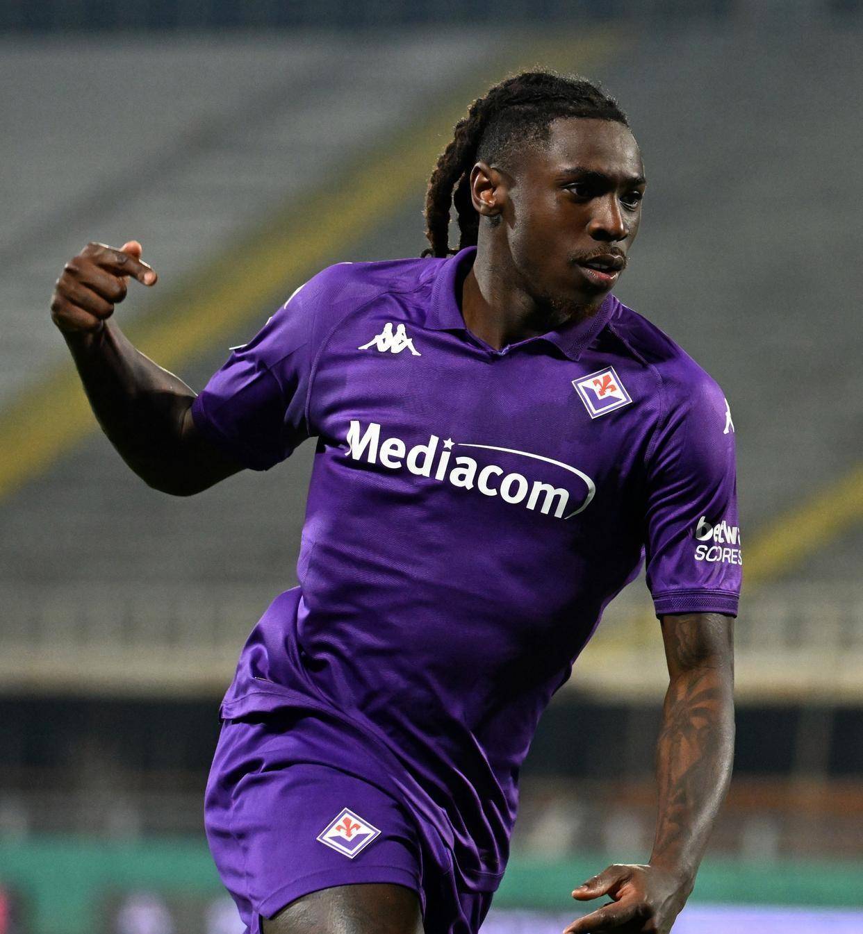 佛罗伦萨中场表现神勇,带领球队取得胜利 佛罗伦萨中场表现神勇,带领球队取得胜利