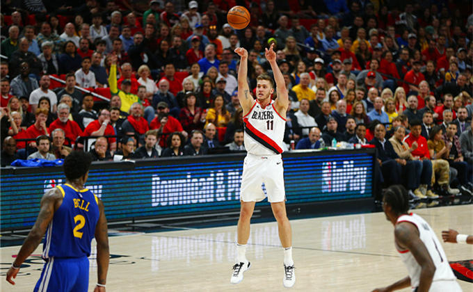 包含开拓者队完成惊天逆转晋级次轮的词条