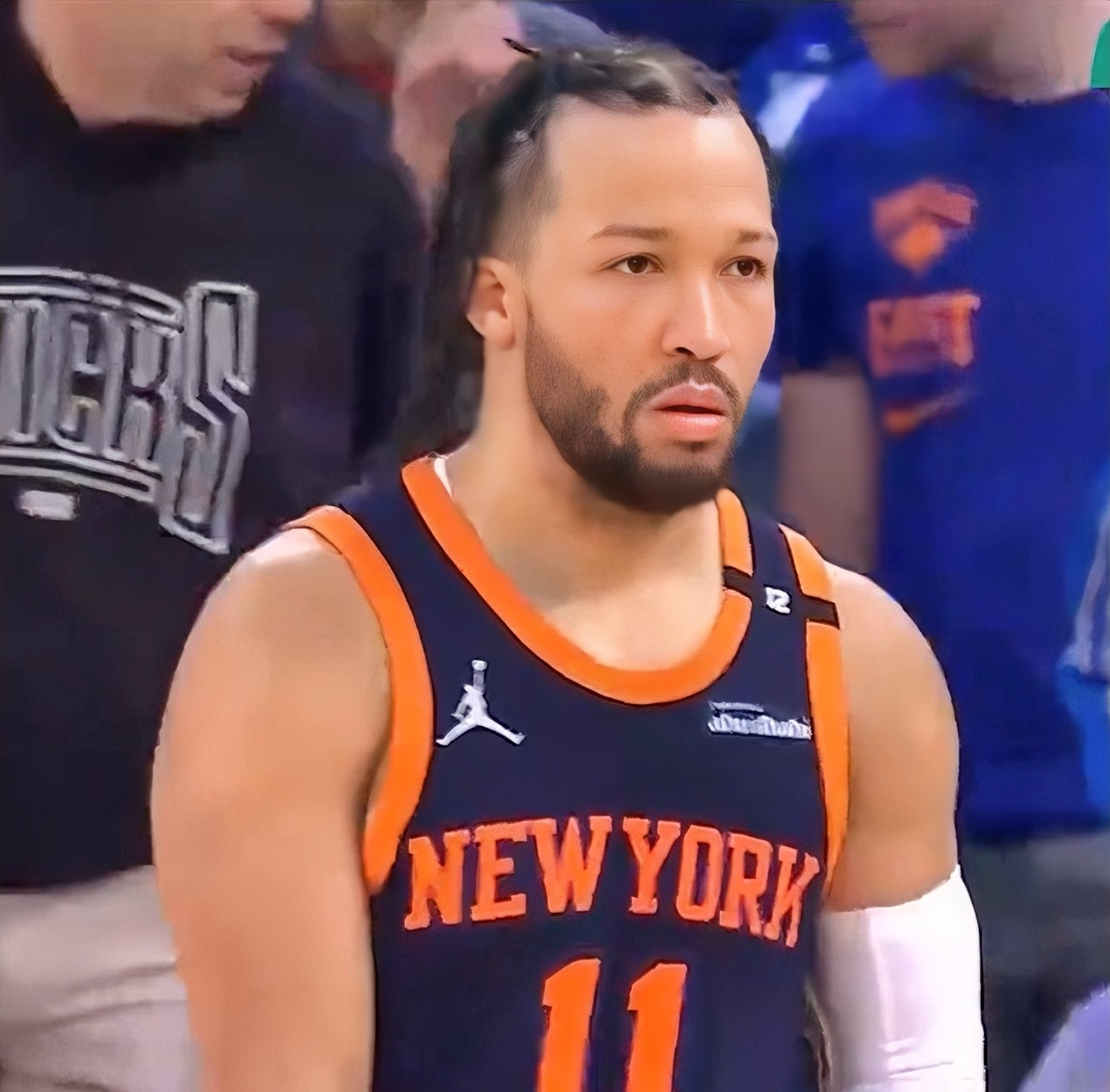 纽约尼克斯队大败雷霆队，遗憾输球