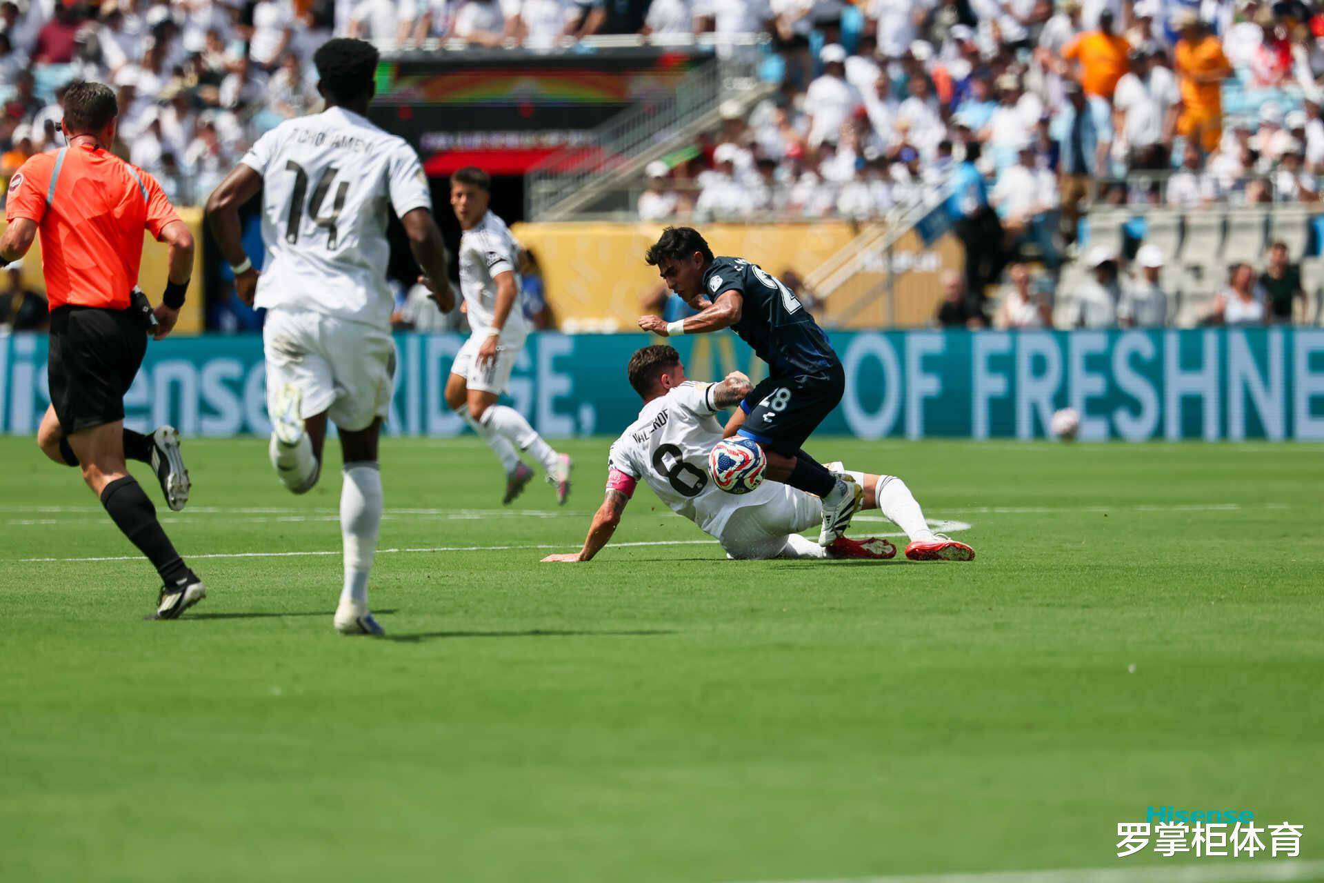 开云下载-包含皇马遭遇困境，客场比赛失利遇到强劲对手的词条