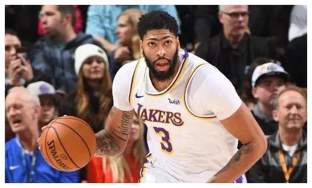 南美篮球联赛的明星球员表现出色