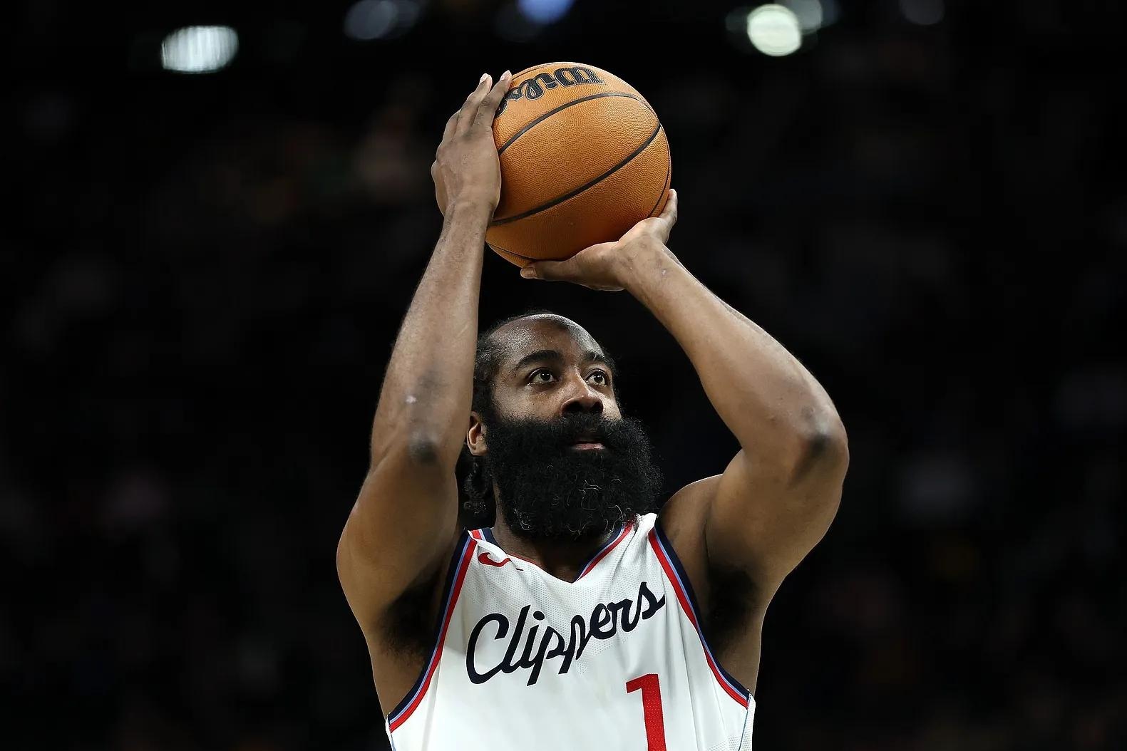 南美篮球联赛的明星球员表现出色