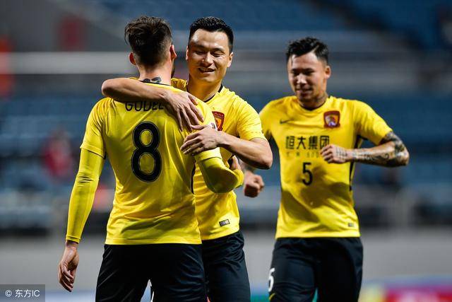 开云体育中国-外援助攻串连，球队连胜保持头名位置