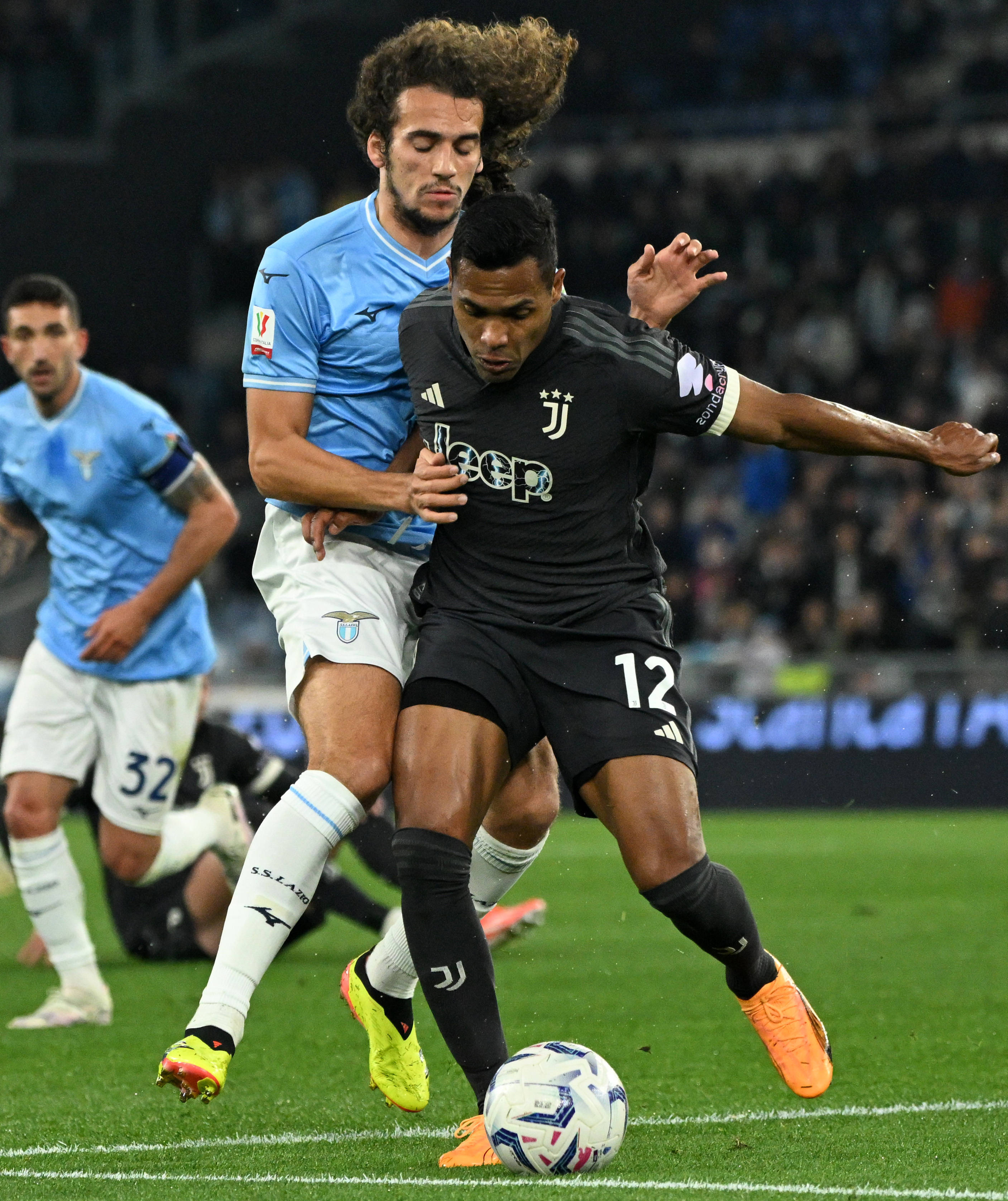 巨头尤文图斯备战中,期待再次捧杯 巨头尤文图斯备战中,期待再次捧杯