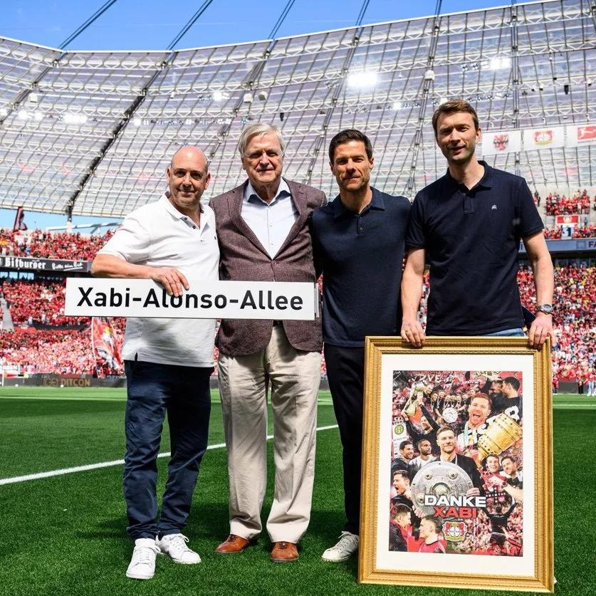 包含汉堡球队获得来自主教练鼓励,备战下一战的词条 包含汉堡球队获得来自主教练鼓励,备战下一战的词条