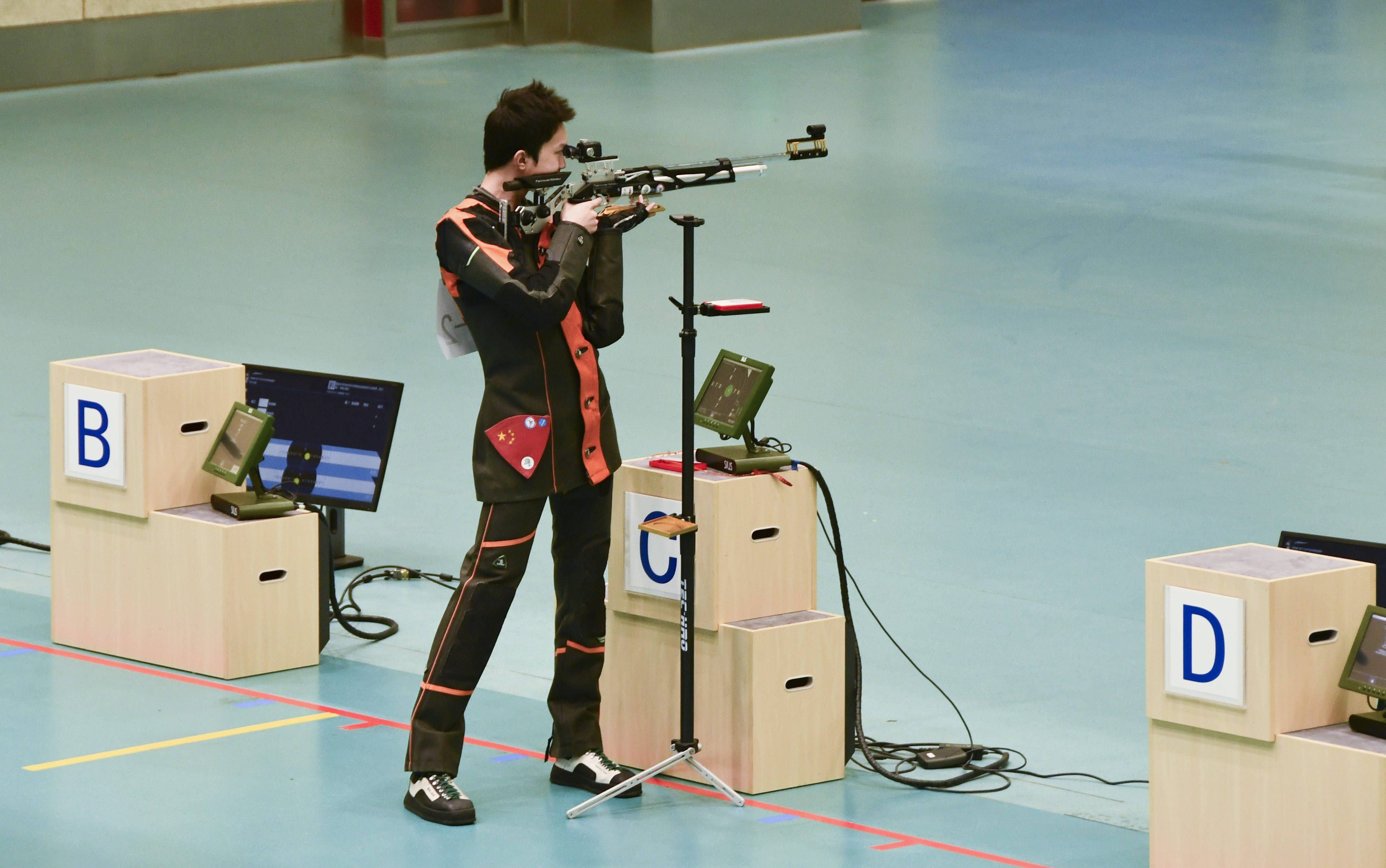 包含射击项目比拼激烈，选手获得铜牌的词条