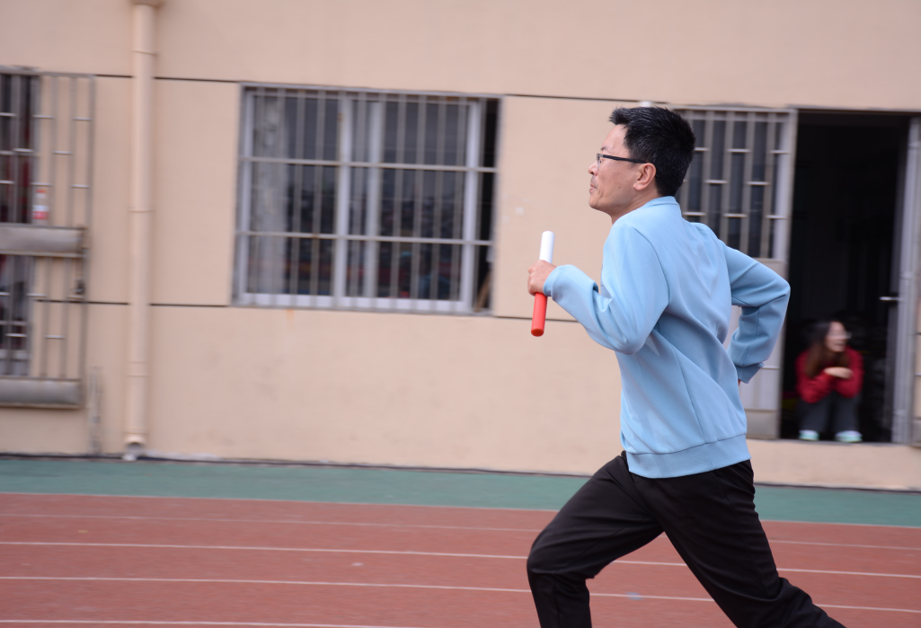 西班牙击剑选手奋勇争先，在比赛中崭露头角的简单介绍