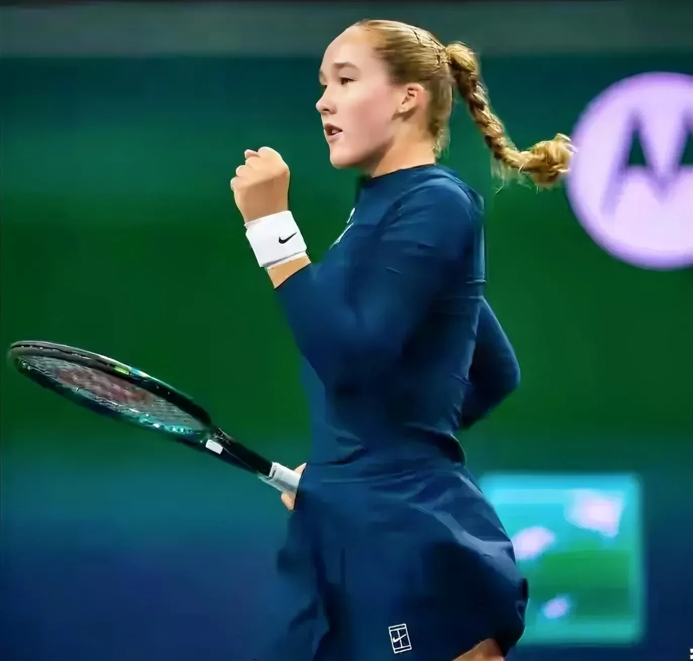 开云下载-包含TL轻取DFM，Hanssama极限生还后反打顶尖较量2025世界赛，锁定晋级资格的词条