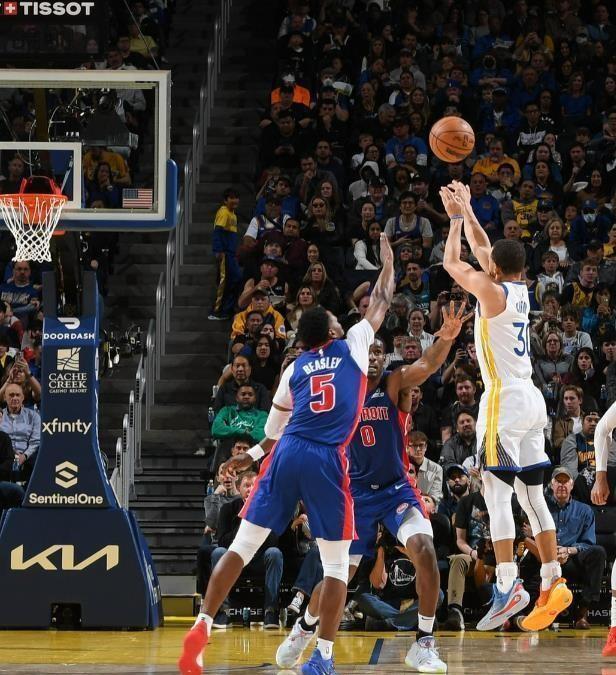 开云体育官方网站-勇士队击败湖人队，取得连胜