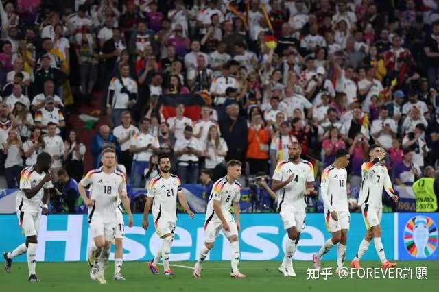 开云体育入口-欧洲杯比赛引发狂欢，球迷热情高涨