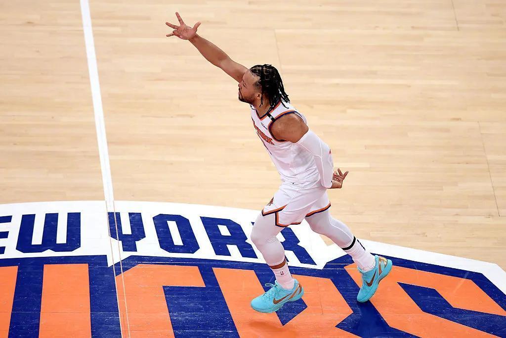 开云体育中国-猛龙队再胜尼克斯队，西亚卡姆打出全能表现