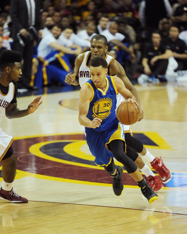 不屈不挠,篮球场上的英雄史诗 不屈不挠,篮球场上的英雄史诗